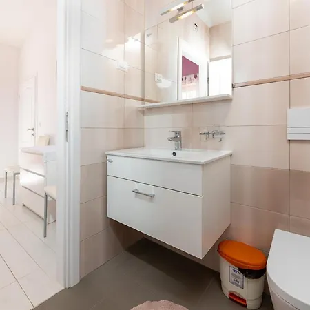 Monika Nova Vas (Porec)