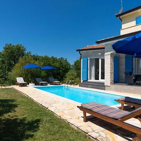 Monika Nova Vas (Porec)